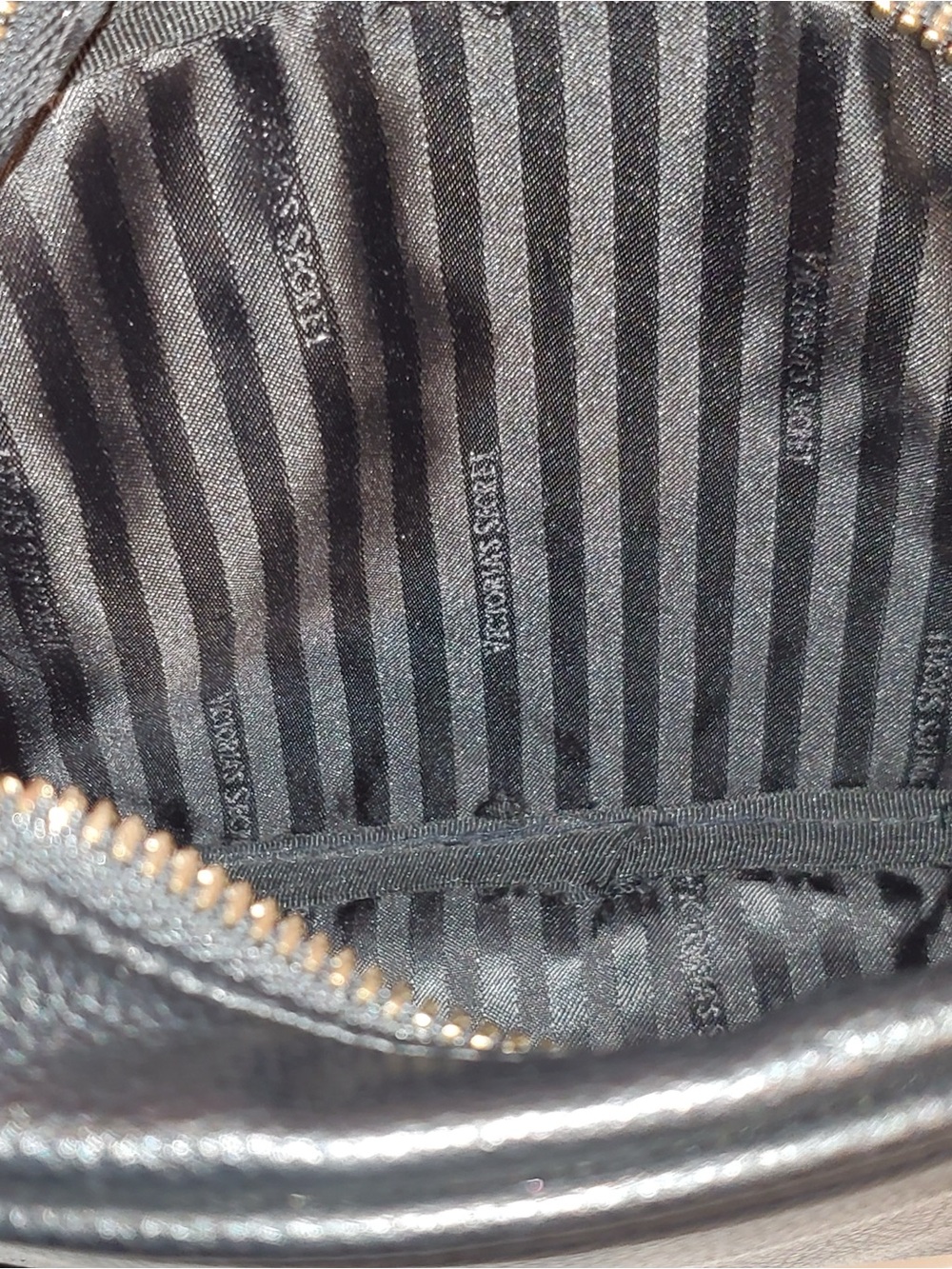 Victoria's Secret Black Zip Close Tasseled Fanny Pack Gold Hardware Bag Purse - Picture 8 of 8